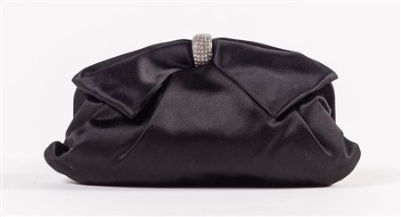 VALENTINO GARAVANI Borsa da sera in seta nera con chiusura a scatto...