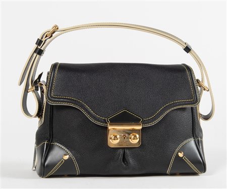 LOUIS VUITTON Borsa da spalla modello L'Essentiel Black in pelle liscia e...