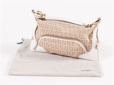 FENDI Borsa da spalla modello baguette in tela monogram con rifiniture pelle...