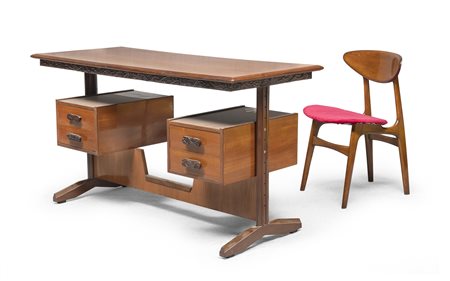 SCRIVANIA E SEDIA IN TEK E CUOIO GOFFRATO, ANNI '50