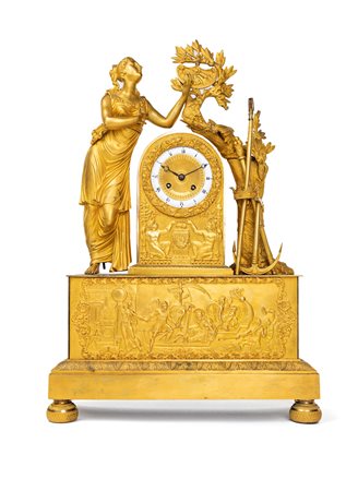  
Pendola in bronzo dorato, Francia, fine del XIX secolo 
 cm 59x38x13,5