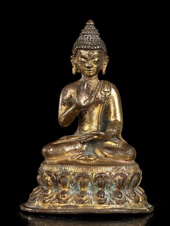 BUDDHA IN BRONZO DORATO
Tibet, XVII-XVIII secolo  