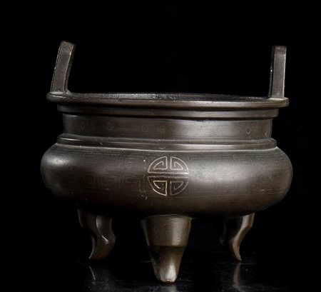 INCENSIERE TRIPODE IN BRONZO
Cina, dinastia Qing