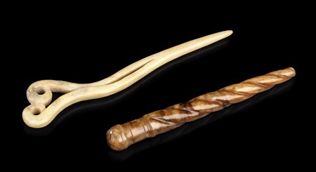 DUE SPILLONI PER CAPELLI IN GIADA
Cina, probabilmente dinastia Ming