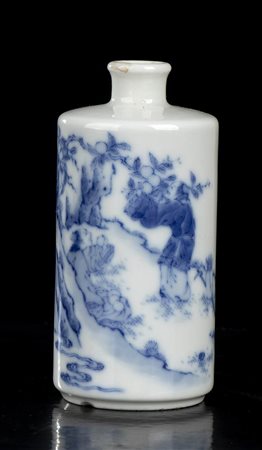 SNUFF BOTTLE IN PORCELLANA 'BIANCO E BLU'
Cina, inizio del XX secolo