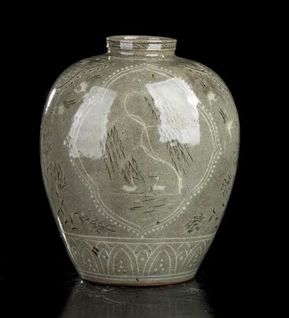 VASO OVOIDALE IN CERAMICA CON INVETRIATURA CÉLADON E DECORO A INTARSIO DI INGOBBIO BIANCO E BRUNO
Corea, stile del periodo Goryeo