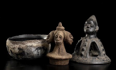 TRE CONTENITORI IN TERRACOTTA
Africa