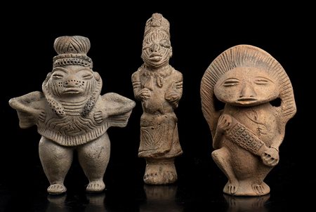 TRE FIGURE IN TERRACOTTA
stile precolombiano e Africa