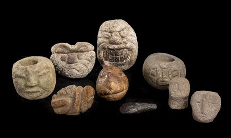 NOVE OGGETTI IN PIETRA E TERRACOTTA
stile precolombiano