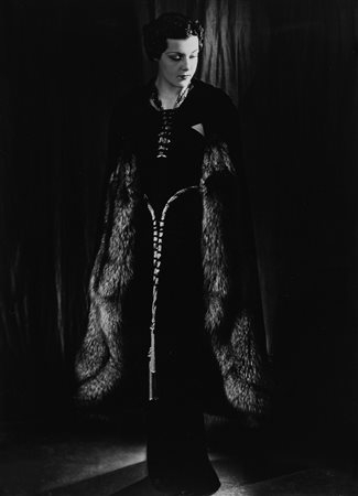 Madame D'Ora (1881-1963)  - Senza titolo, 1935