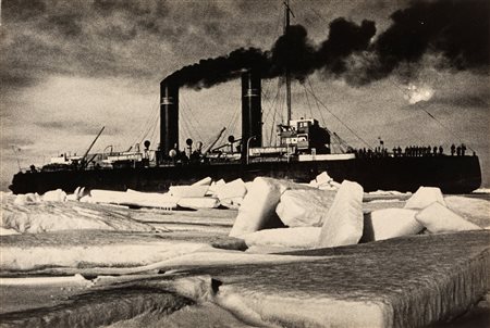 Sergej Loskutov (1901-1980)  - Ship Yermak in Ice. North Pole, 1940s