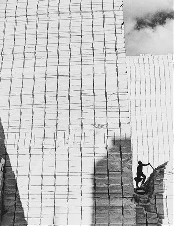 Fulvio Roiter (1926-2016)  - Cave di tufo a Favignana, 1976