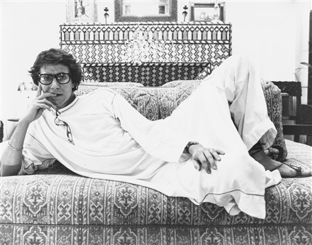 Pierre Boulat (1924-1998)  - Yves Saint Laurent dans sa propriété de Marrakech au Maroc, 1976