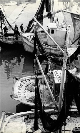 Fulvio Roiter (1926 - 2016) PESCHERECCI A VENEZIA gelatina ai sali d'argento,...