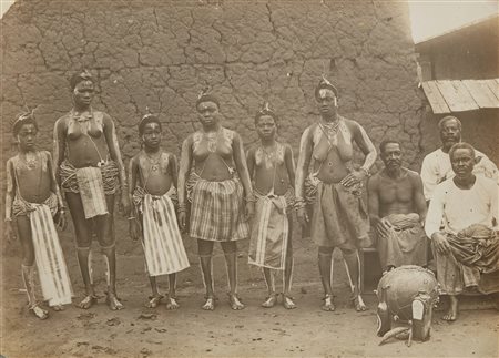  AUTORE NON IDENTIFICATO  - Fetiche Ogandele, primi anni del '900.
Stampa alla gelatina sali d'argento.