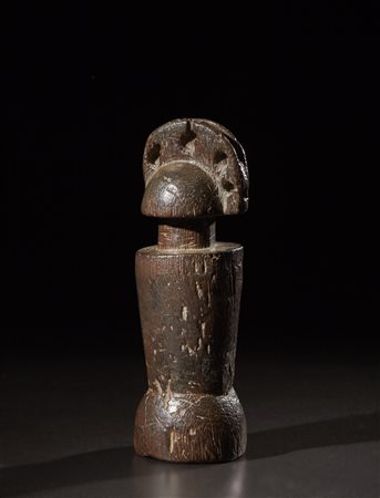  Zaramo - Tanzania  - Bambola di fertilità Mwana Hiti.
Legno duro a patina scura mielosa.
Segni d'uso.