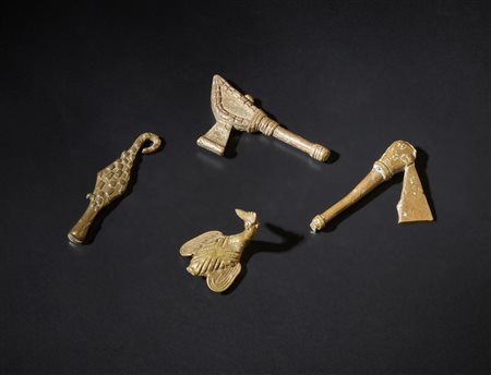  Akan - Ghana e Costa d'Avorio  - Lotto composto da 4 pesi per oro.
Bronzo.
Segni d'uso.