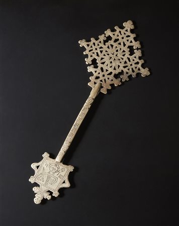  Etiopia - Croce copta.
Metallo argentato.
Segni d'uso.
.