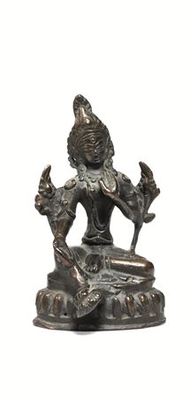 Scultura tibeto cinese, sec. XVI-XVII, in bronzo raffigurante Tara Verde...
