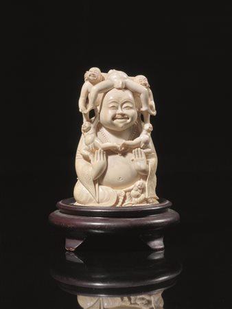 Intaglio, Cina sec. XIX - XX, in avorio raffigurante Buddha ridente...