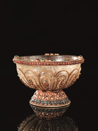 Coppa tibetana, sec. XIX, in cristallo di rocca con applicazioni in metallo...