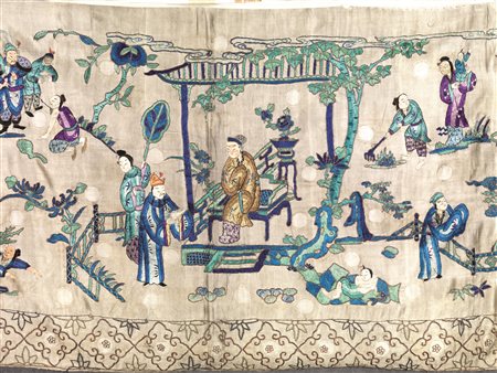 Stoffa, Cina sec. XIX, in seta ricamata, raffigurante un giardino con...