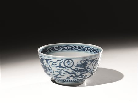 Coppa Cina sec. XVIII-XIX, in porcellana bianca e blu decorata all’esterno...