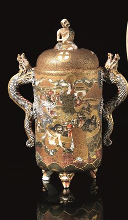 Contenitore, Giappone sec. XIX-XX, in porcellana satsuma sui tono dell’oro,...