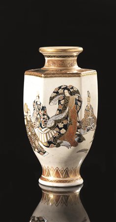 Vaso, Giappone sec. XIX-XX, in porcellana satsuma, decorato con personaggi di...
