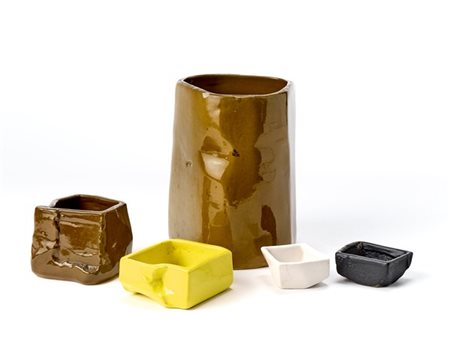 Franco Meneguzzo Lotto composto da cinque vasi di diverse dimensioni in ceramica