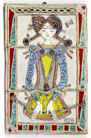 Ugo Lucerni Formella in terracotta smaltata in policromia con figura femminile a