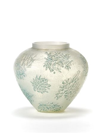 René Lalique "Esterel"
Vaso in vetro opalescente soffiato in stampo, molato e pa
