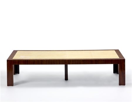 Grande tavolo da salotto di gusto déco con struttura in legno impiallacciato, p