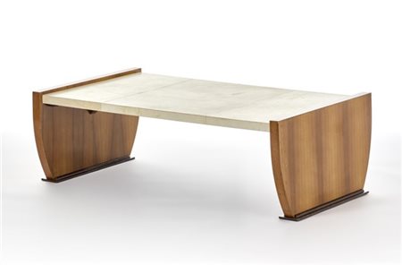 Tavolino da salotto di gusto déco con struttura in legno impiallacciato, piano