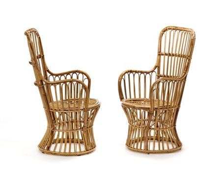 Coppia di poltroncine in giunco, malacca e scortecciato. Italia, anni '70. (cm