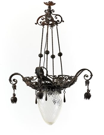 Alessandro Mazzucotelli Lampada a sospensione in ferro battuto con coppa central