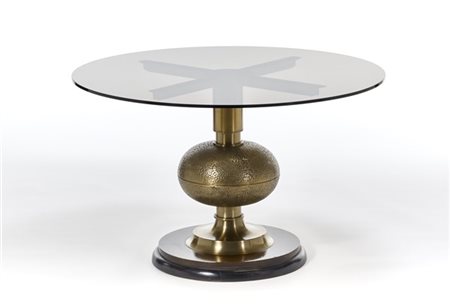 Luciano Frigerio Tavolo a gamba centrale. Desio, anni '70. Ottone e metallo otto