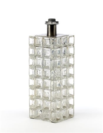 Poliarte (Attribuito)
Lampada da tavolo con base quadrangolare formata da prismi