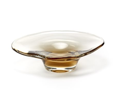 Venini Coppa a corpo asimmetrico in vetro sommerso cristallo e pagliesco. Murano