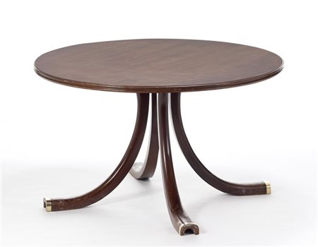 Osvaldo Borsani (Attribuito)
Tavolo con piano circolare e quattro gambe ricurve.