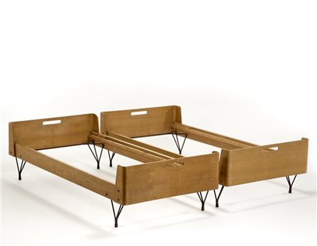 Rima Coppia di letti singoli. Italia, anni '50. Struttura in legno curvato e com
