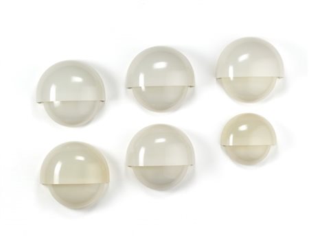 Vico Magistretti Lotto composto da sei lampade da parete modello "Mania". Produz