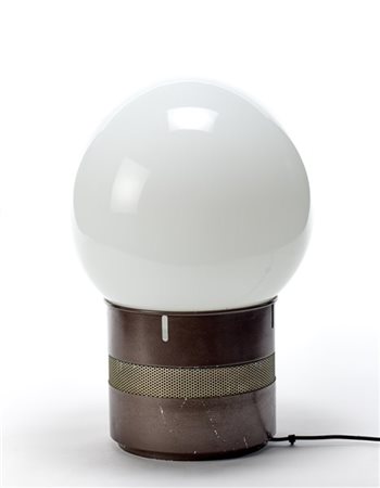 Gae Aulenti Lampada da tavolo modello "Mezzoracolo". Produzione Artemide, Milano