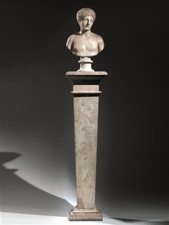 PanMateria e tecnica: marmo bianco a grana media scolpito e levigatoLa testa...