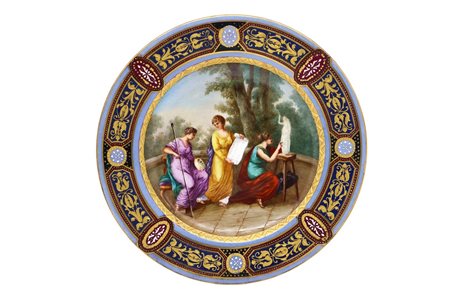 Antico piatto in porcellana manifattura Vienna dipinto a mano e decorato in oro,  19° secolo