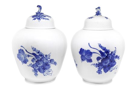 Royal Cophenhagen - Coppia di putiche base bianca e decorazione floreale in blu