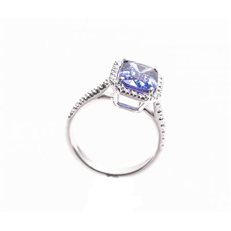 ANELLO in oro bianco 18 KT con brillanti a e tanzanite