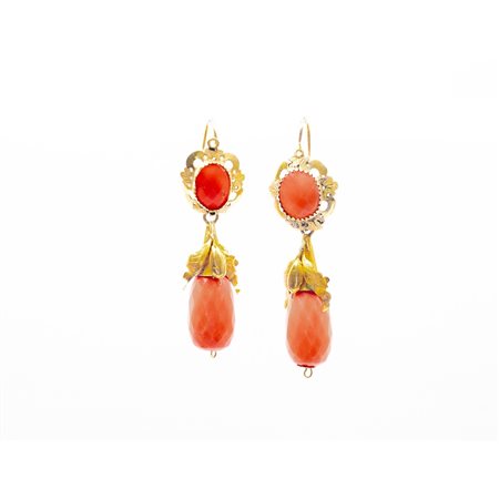 ORECCHINI in oro giallo 14 KT e corallo rosso sfaccettato