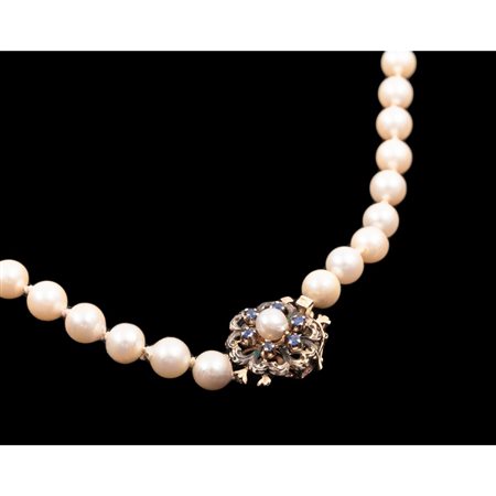 COLLANA di perle, susta in oro giallo 18 KT con zaffiri