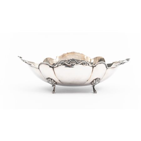 PICCOLA GIATTA in argento sbalzato (g. 305)